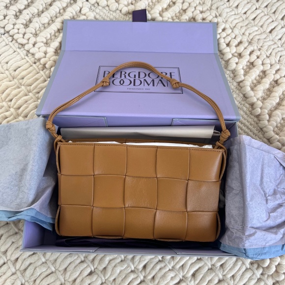 BOTTEGA VENETA Cassette Pouch Bag on Strap - Camel - NWT NEW - Picture 9 of 13